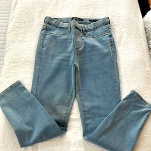 Judy Blue skinny fit size 11/30 light wash jeans, never worn, new, no tags
